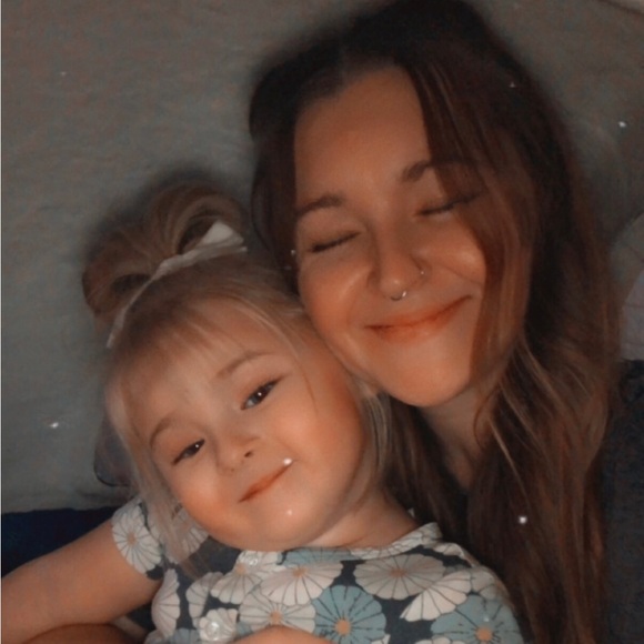 Meet your Posher, Ali - Picture 1 of 1